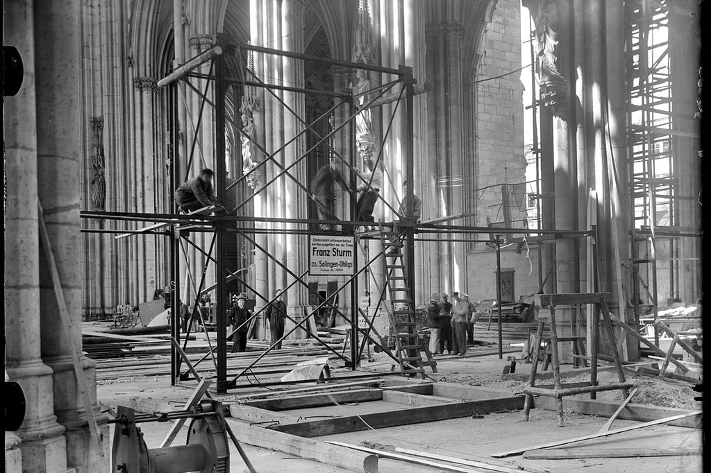 Fotos einer Hiltruper Missionsschwester vom zerstörten Kölner Dom