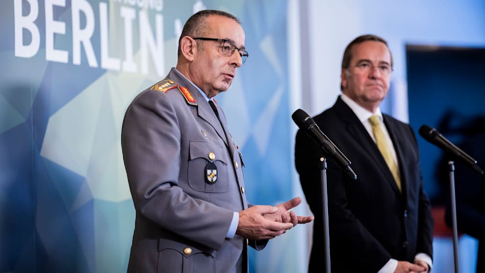 Die Chefs der Bundeswehr: Generalinspekteur Carsten Breuer (61) und Verteidigungsminister Boris Pistorius (65, SPD)