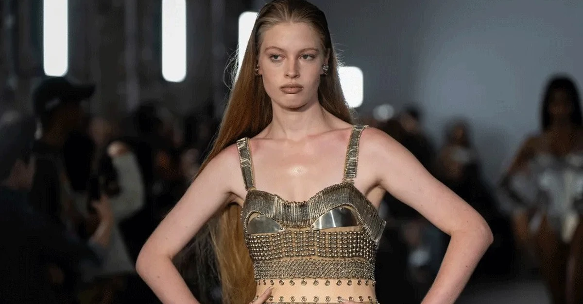 Tochter Vivian Wilson posiert in Dessous-Kampagne von Rihanna