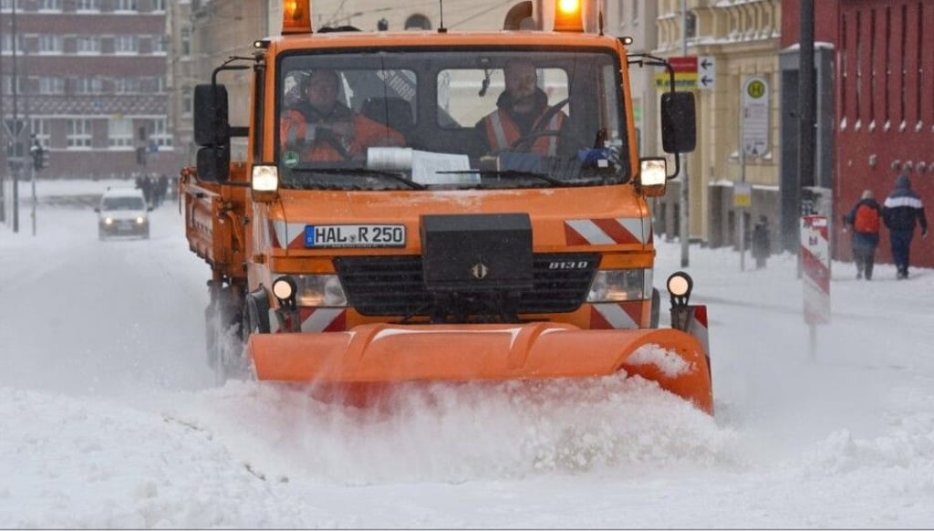 Der Winterdienst in Halle ist auf ein arbeitsreiches Wochenende eingestellt.