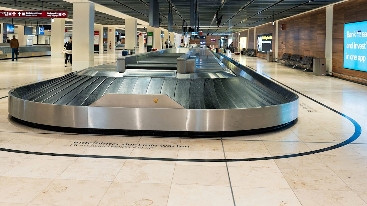 Panne bei Billig-Airline: Urlaubsflieger landet ohne Gepäck in Deutschland | News