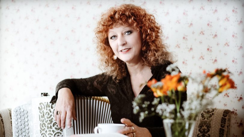 Die Akkordeonistin Lydie Auvray spielt in Herne.