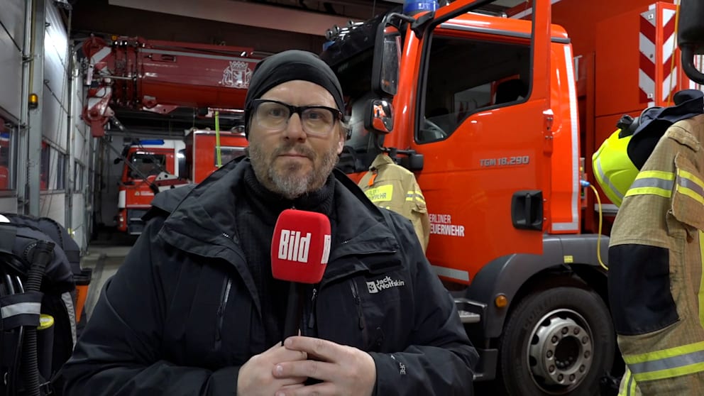 BILD-Reporter Michael Engelberg begleitete Feuerwehrleute auf ihren Einsätzen