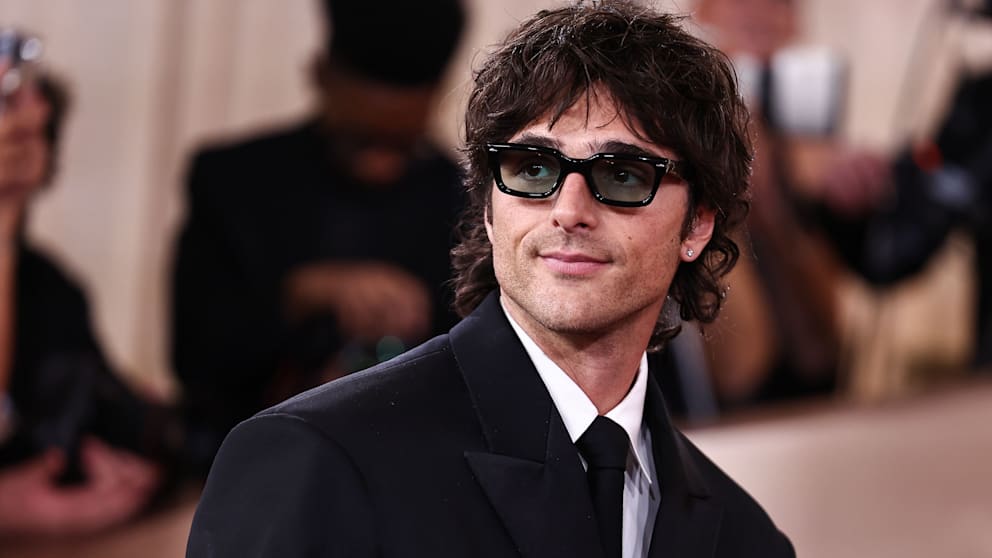 .... Jacob Elordi! Somit dürfte der Australier ins Beuteschema von de Armas passen