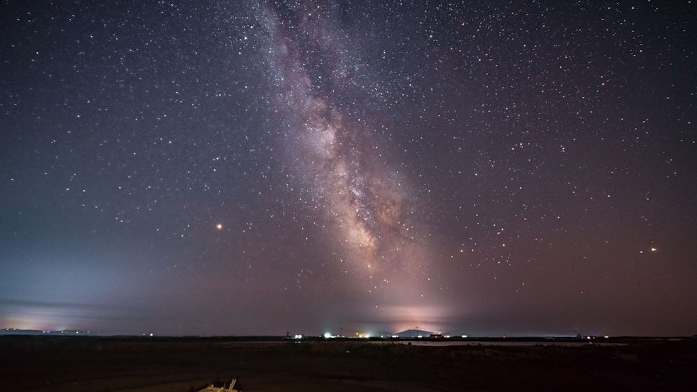 In dunkler Umgebung lässt sich am Nachthimmel viel entdecken. (Archivbild)