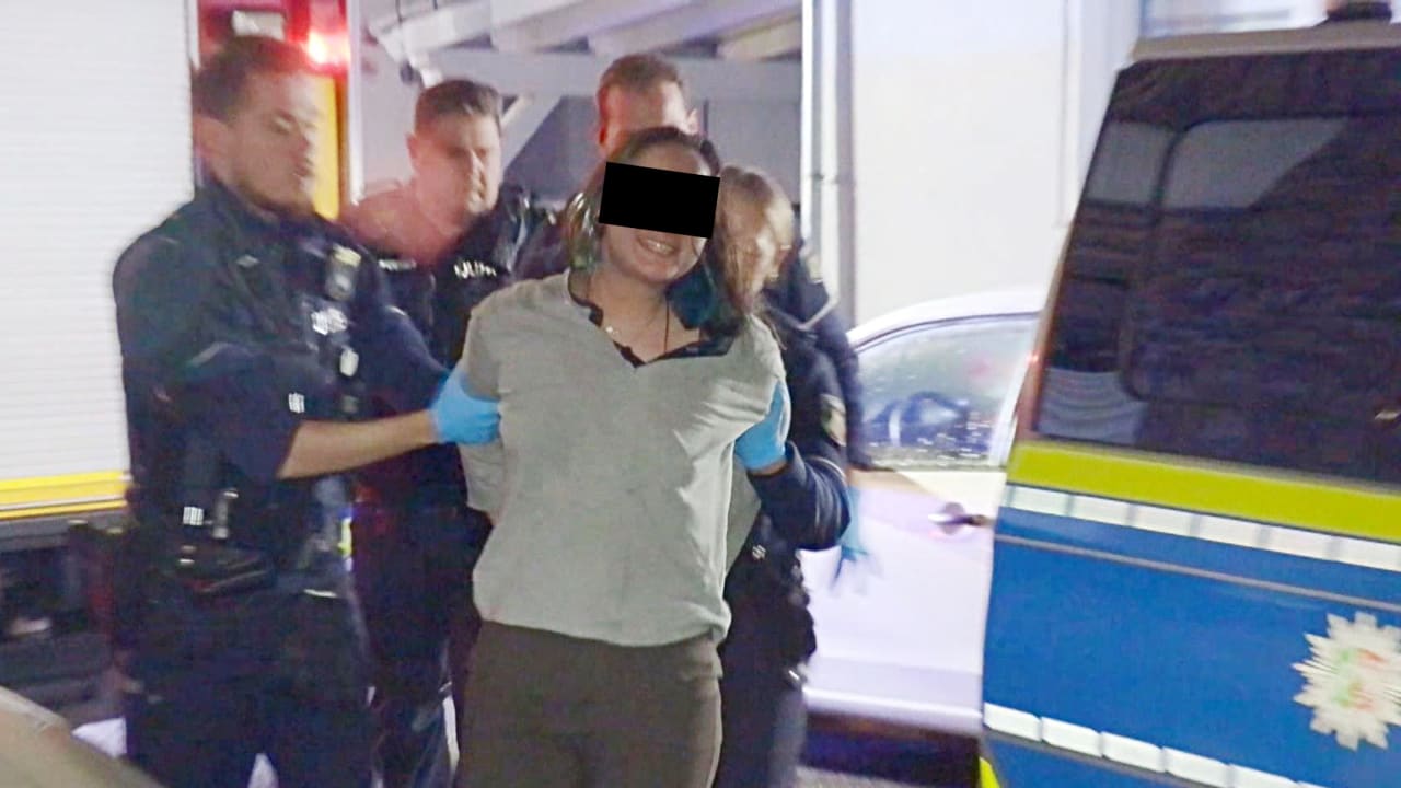 Streit in NRW eskaliert: Frau (27) zündet Bett ihres Freundes an | News