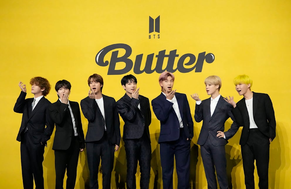 Die Mitglieder der K-Pop-Band BTS: V (30), Suga (32), Jin (33), Jung Kook (28), RM (31), Jimin (30) und J-Hope (31, v.l.n. r.), stellten ihre Single „Butter“ (2022) in Seoul vor