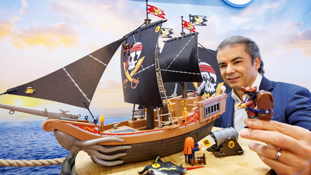 Bahri Kurter, Vorstand für Playmobil beim Spielwarenhersteller Horst Brandstätter Group. In diesem Herbst will der Traditionshersteller seine Spielwelten mit Geräuschen und sprechenden Figuren zum Leben erwecken