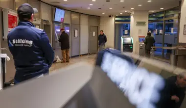 Zwei Wochen nach Millionen-Raub: Sparkasse Gelsenkirchen-Buer öffnet Foyer