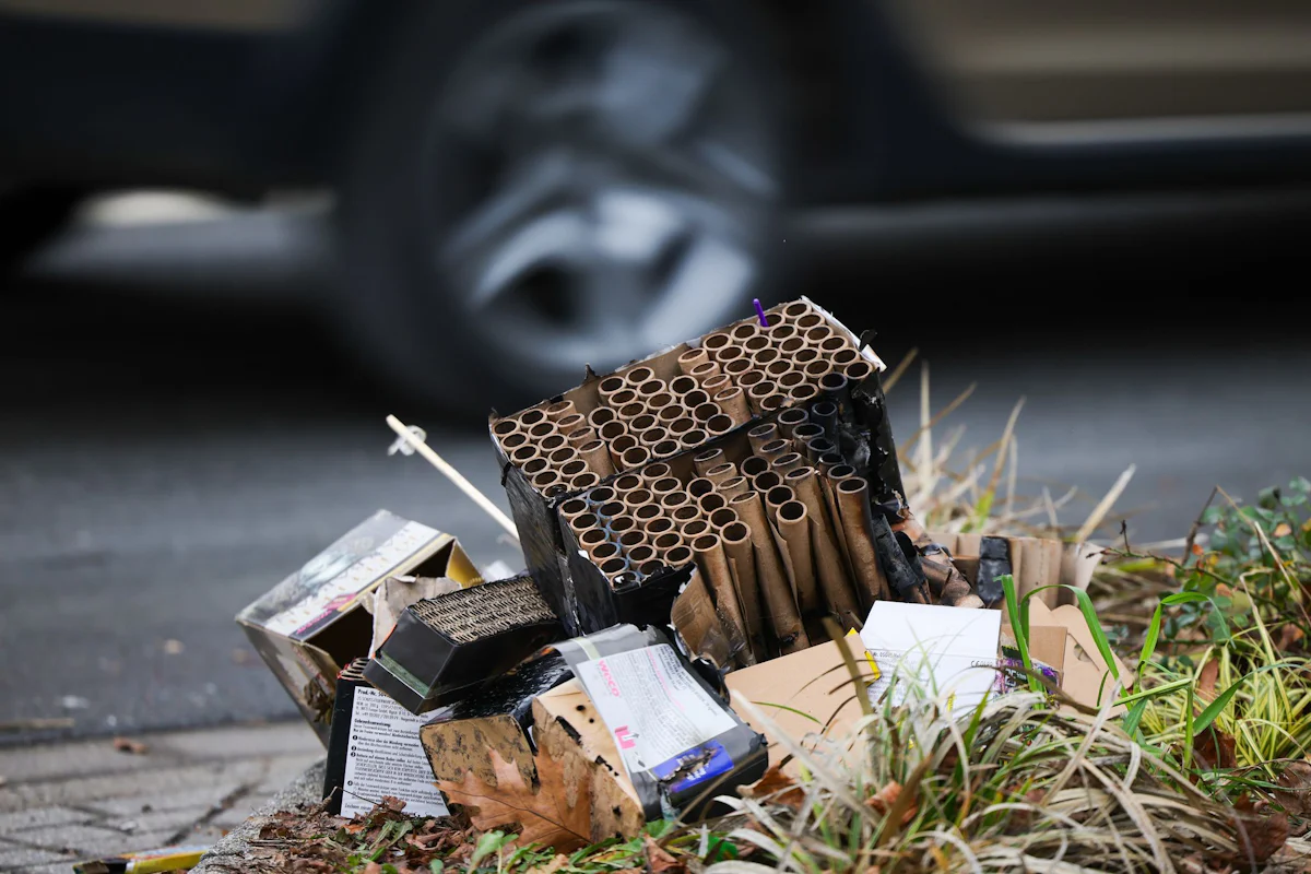 Jahreswechsel - Zwei Tote in der NRW-Silvesternacht - Brände und Attacken - Panorama