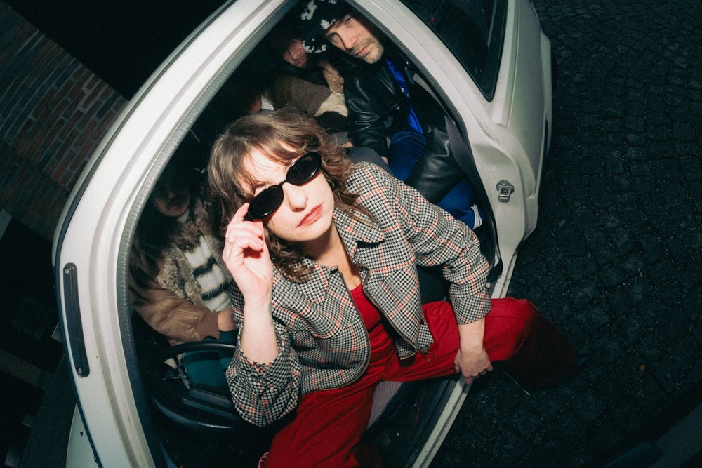 Isabella „Mola“ singt so knautschig-röhrend, dass man ihr alle nächtlichen Eskapaden abnimmt.