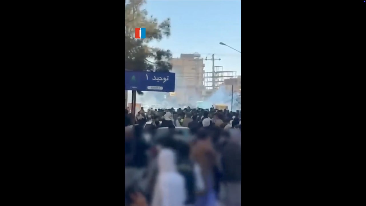 Proteste im Iran: Stürzen die Menschen jetzt die Regierung? | Politik
