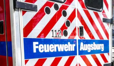 Zwei Buben (11 und 15) zünden in Augsburg Christbaum an