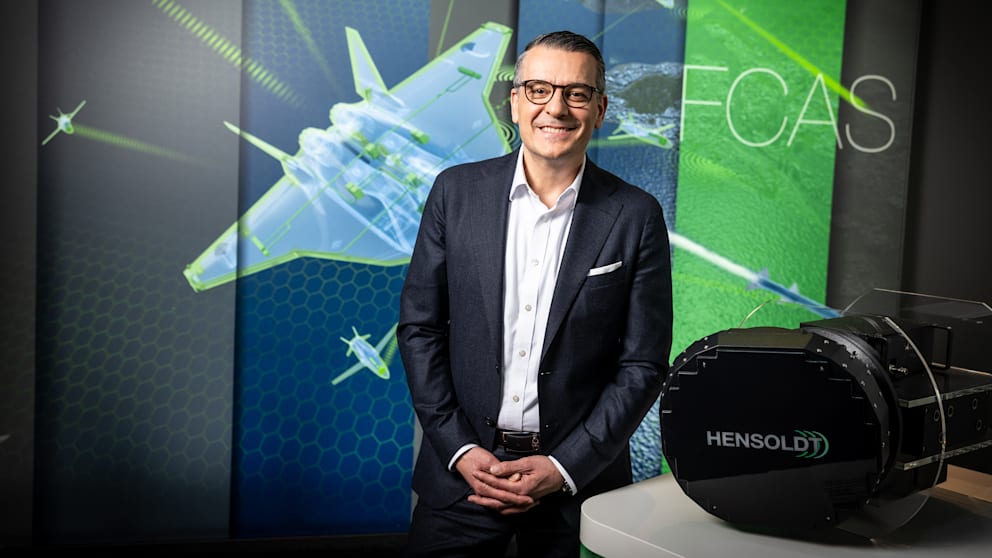 Oliver Dörre (56) leitet den Rüstungskonzern Hensoldt aus Taufkirchen. Das Unternehmen entwickelt Radar-, Sensor- und Elektroniksysteme für Militär und Sicherheitsbehörden und gehört zu den wichtigsten Rüstungslieferanten der Bundeswehr.