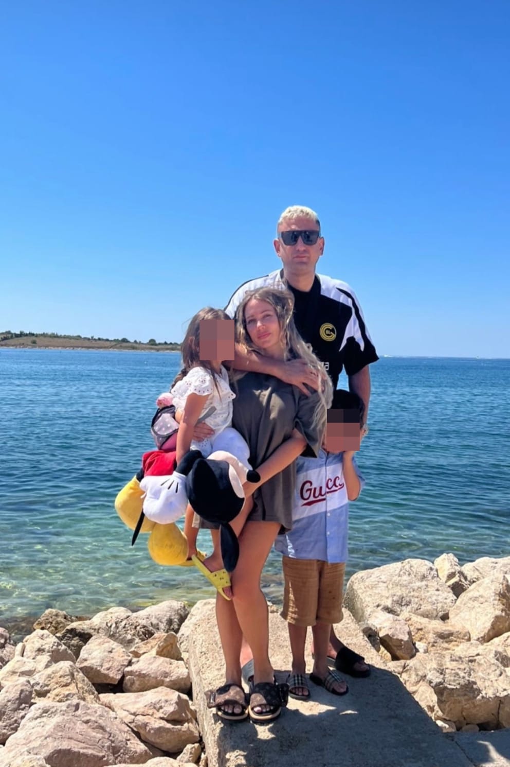 Nach einem Familienurlaub erwartete Nina und Aykut, hier mit Tochter Aaliah (6) zu Hause eine sehr unschöne Überraschung