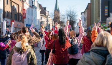 Demo 'One Billion Rising' vor dem City Center