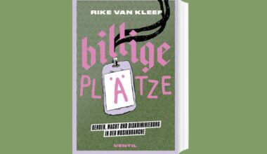 Das Cover zum Buch „Billige Plätze“ von Rike van Kleef