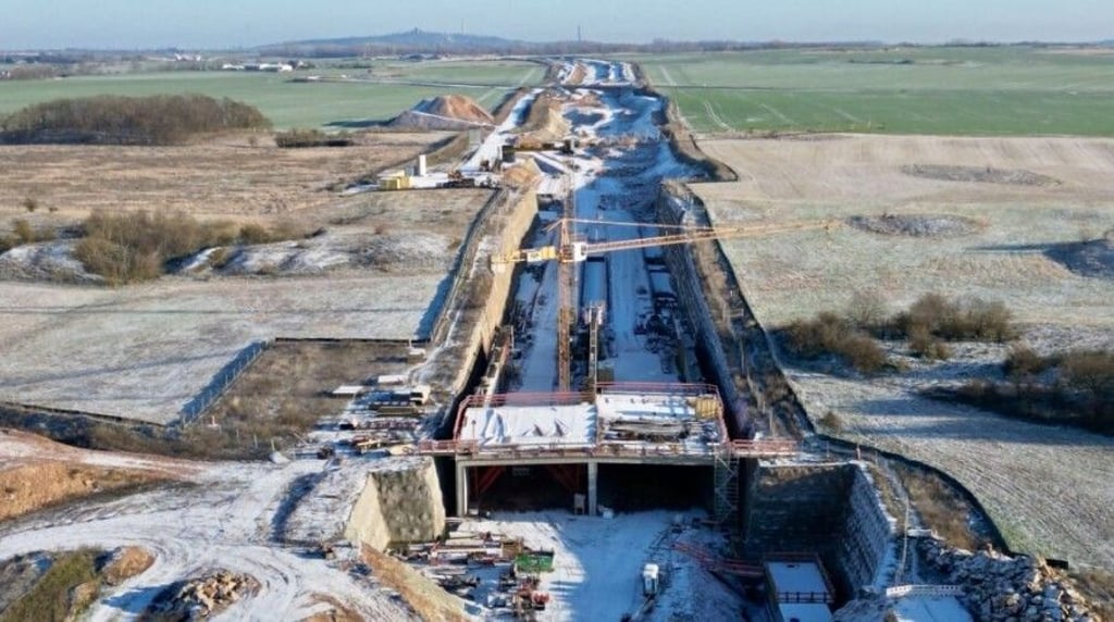 Der Stein des Anstoßes, der Landschaftstunnel bei Friedrichsschwerz: Verstoßen Planungen gegen Gerichtsbeschlüsse?