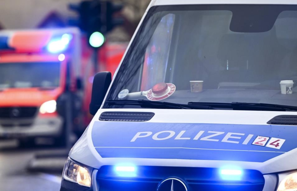 Vier Fahrzeuge prallen in Augsburg zusammen