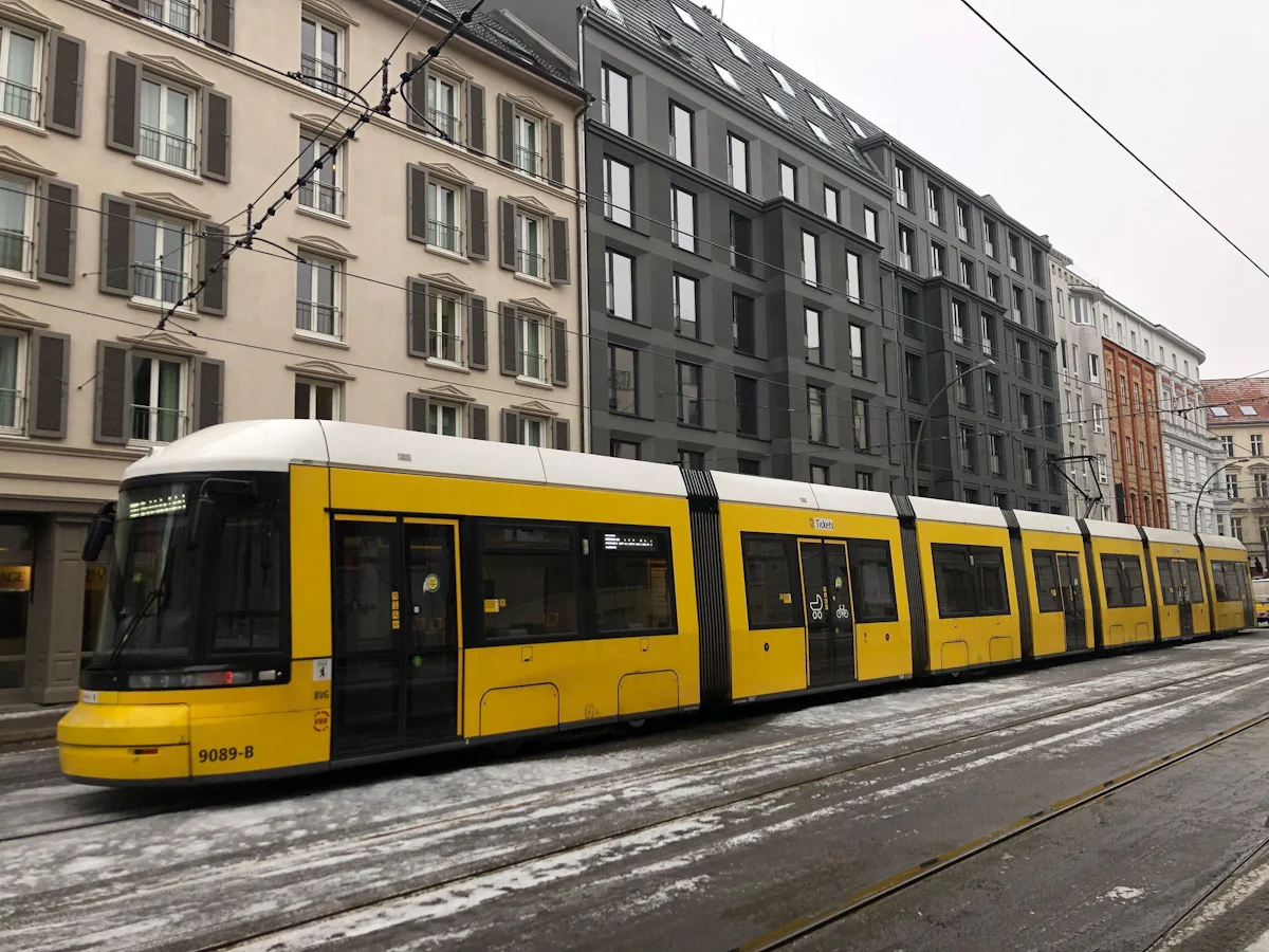 Verkehr - Tram-Verkehr in Berlin weiter eingeschränkt - Wirtschaft