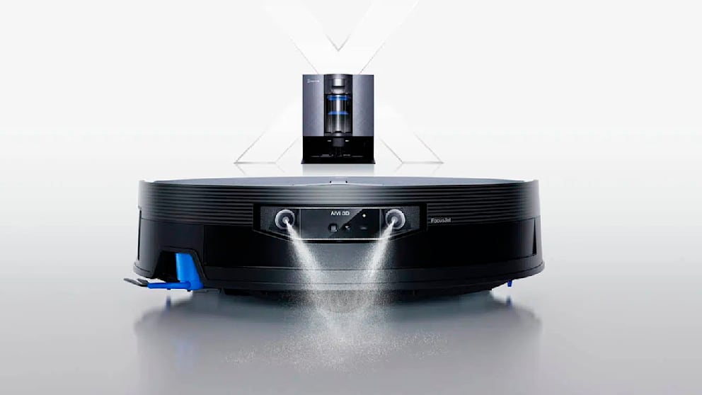 Ecovacs Deebot X12 OmniCyclone: Der Saug- und Wischroboter erkennt Teppiche, Flüssigkeiten und Hindernisse – und entscheidet selbst.