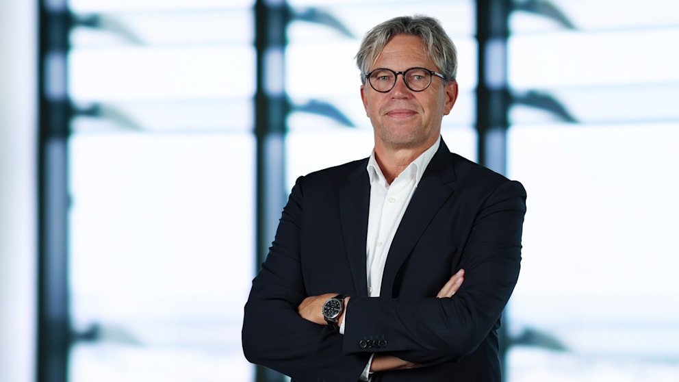 Marcel de Groot (57) ist Chef von Vodafone Deutschland. Der Konzern gehört zu den größten Telekommunikationsanbietern des Landes und betreibt eines der wichtigsten Mobilfunk- und Festnetze in Deutschland