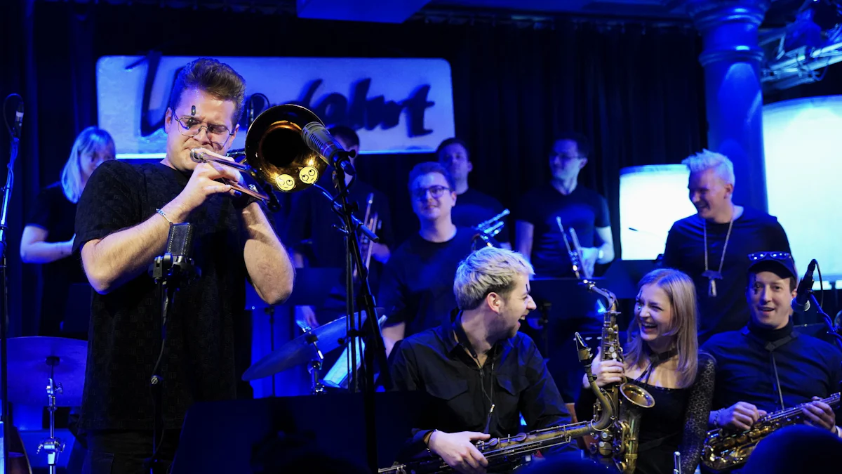 Die Jazzrausch Bigband macht aus Goethes Faust ein Technojazz-Hörspiel - München