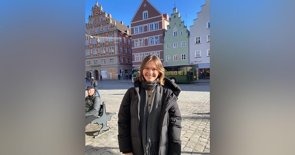 Architekturstudentin erforscht ein umstrittenes Denkmal