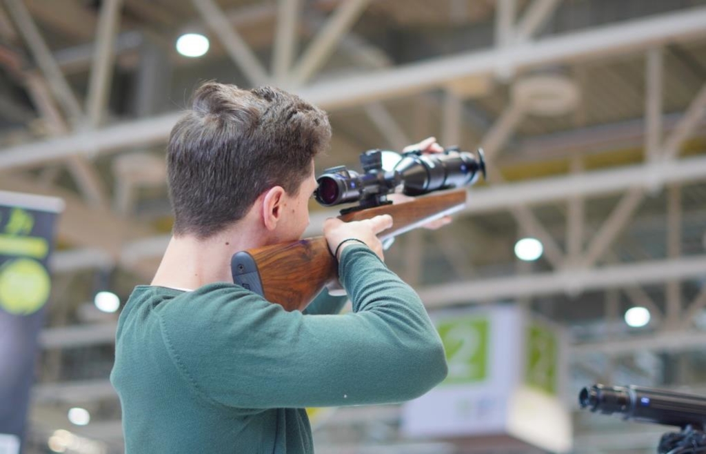 „Jagen und Fischen“ eröffnet Augsburger Messesaison – Kritik am Jagdtourismus