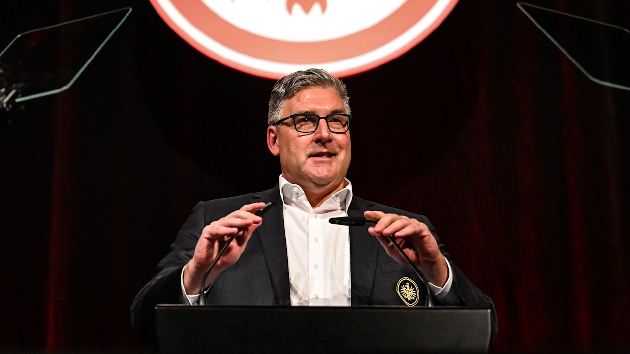 Eintracht Frankfurt: Boss Hellmann kündigt neuen Trainer an | Sport