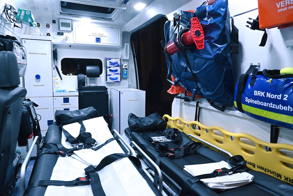 Im Katastrophenfall finden zwei Personen im Wagen Platz.