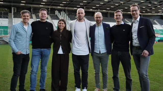 Das neue Preußen-Präsidium in Mannschaftsstärke: Sören Weinfurtner, Burkhard Brüx, Noemi Hutter, Christian Pander, Christoph Mangelmans, Ole Gläser und Holger Averbeck (v.l.)