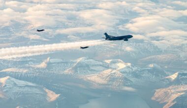 Dänen-Jets und Frankreich-Tanker fliegen Grönland-Manöver | Politik