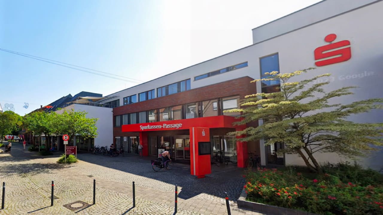 Schließfächer in dieser Bank aufgebrochen: Während der Geschäftszeit | Regional