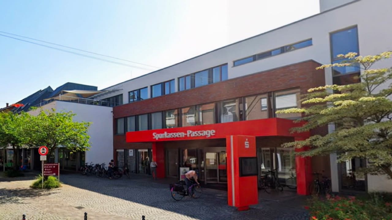 Neuer Fall: Schließfächer in Sparkasse während Geschäftszeit geknackt | Regional