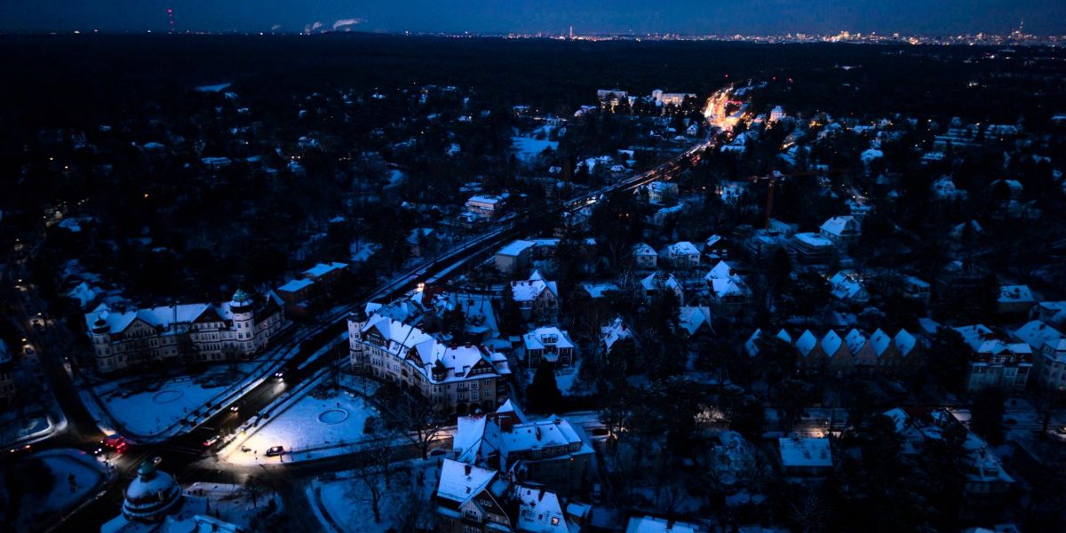 Nach Brandanschlag weiterhin tausende Haushalte in Berlin ohne Strom - Deutschland