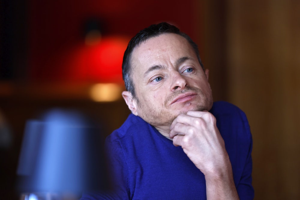 Der Schauspieler Erwin Aljukic  möchte nicht mehr nur aktivistisch agieren, er will auch in die Politik, „wo die Entscheidungen getroffen werden“.