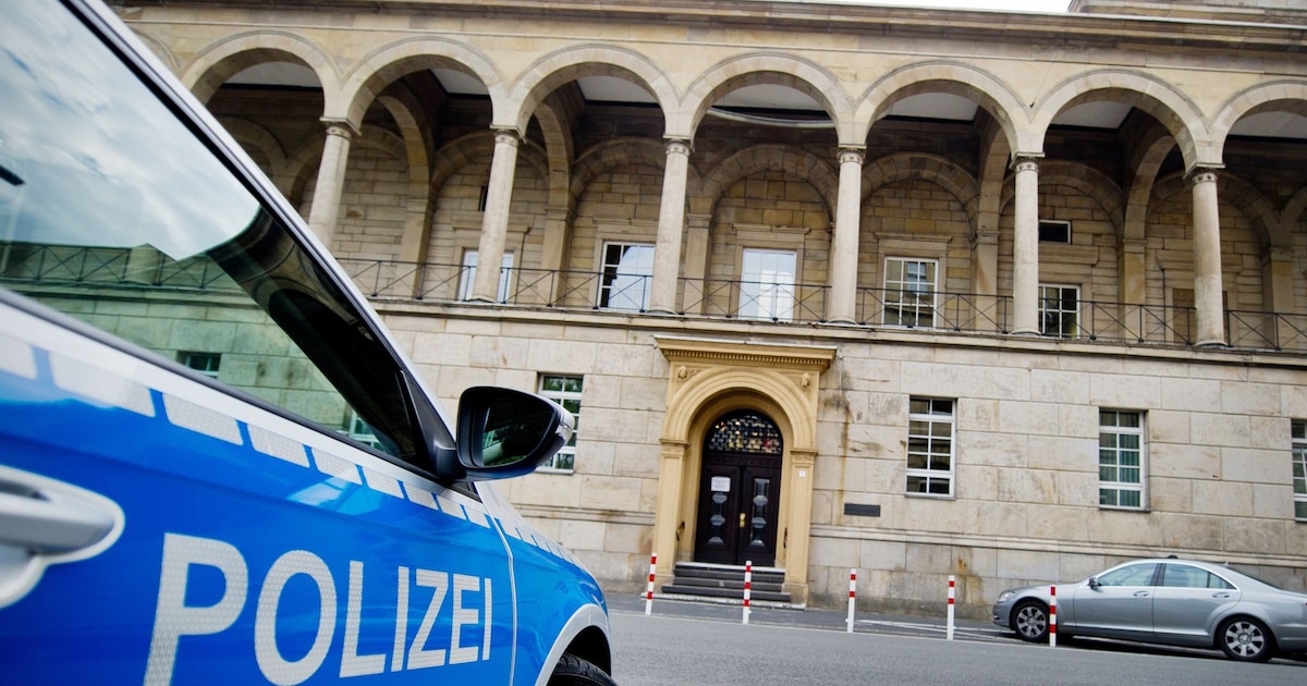 Mit 23 Messerstichen hat sie ihre Freundin ermordet: 61-Jährige vor Gericht