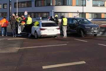 Crash vor der Uniklinik: Unfall legt Bayrischen Platz lahm