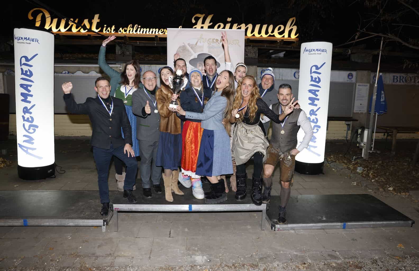 18. Angermaier Eisstock-WM in Tracht