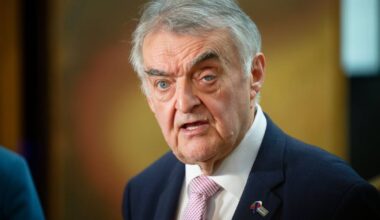 Reul kritisiert Sparkasse nach Gelsenkirchener Bank-Einbruch