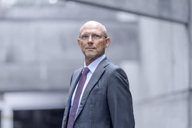 Jürgen Hennemann ist Fachanwalt für Versicherungsrecht und Haftpflichtspezialist. Er vertritt Opfer des Einbruchs in Lübeck.