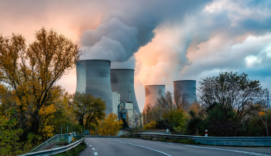 Frankreich investiert Milliarden in seine Atomkraftwerke. Davon profitiert Deutschlands Stromversorgung massgeblich