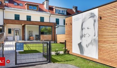 Künstlerstar schenkt Bronzeskulptur für das Bachmann-Haus