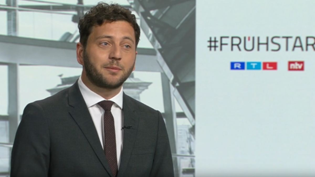 Grünen-Chef kontert Trump: Banaszak: "In Grönland haben die USA nichts verloren"