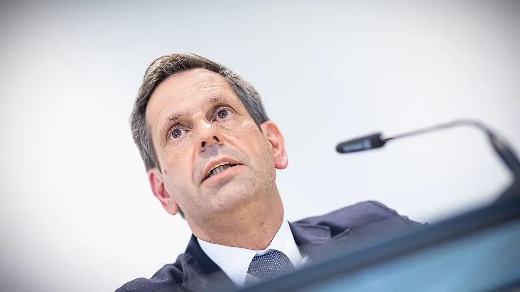 Bringen-Sie-sich-und-andere-nicht-in-Gefahr-sagt-Ministerpraesident-Lies