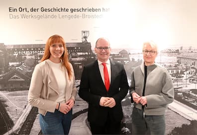 Maren Kleinschmidt, Grant Hendrik Tonne und Christiana Steinbrügge im Museum in Lengede. 