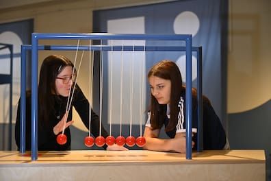 Klick-Klack! Das Newton-Pendel. 