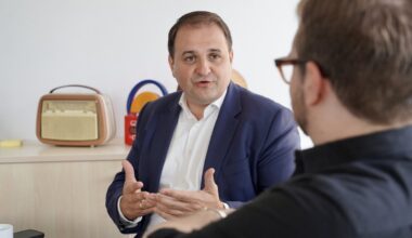 So vereinbart NRW-Minister Liminski seinen Glauben und die Politik