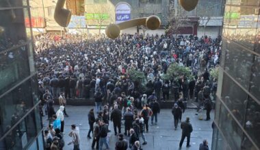 Weitere Einsatzkräfte verletzt: Irans Staatsmedien melden totes Miliz-Mitglied bei Protesten